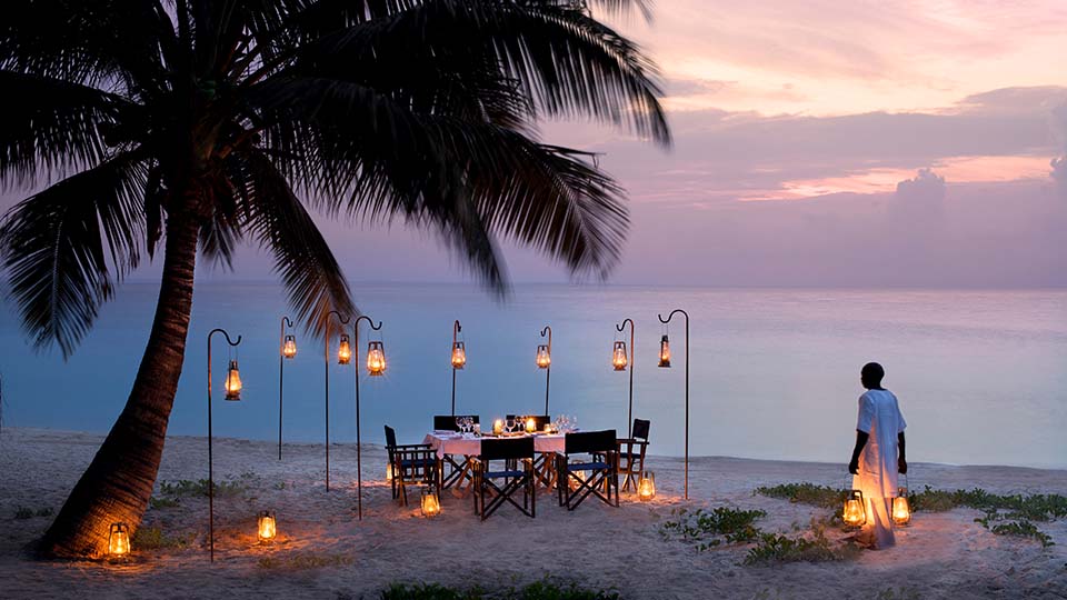 Mozambique_BeachDinning_960x540 Beach Dinning at it’s very best In Mozambique Photo Credit andBeyond.com