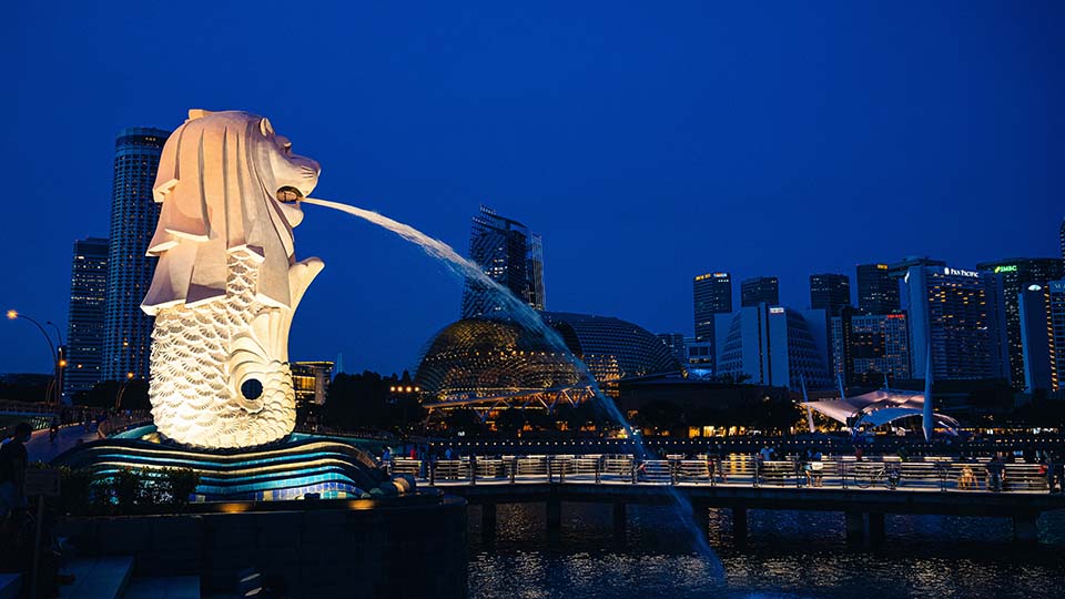 Singapore_Merlion_960x540 Merlion, the official mascot of Singapore overlooking the city