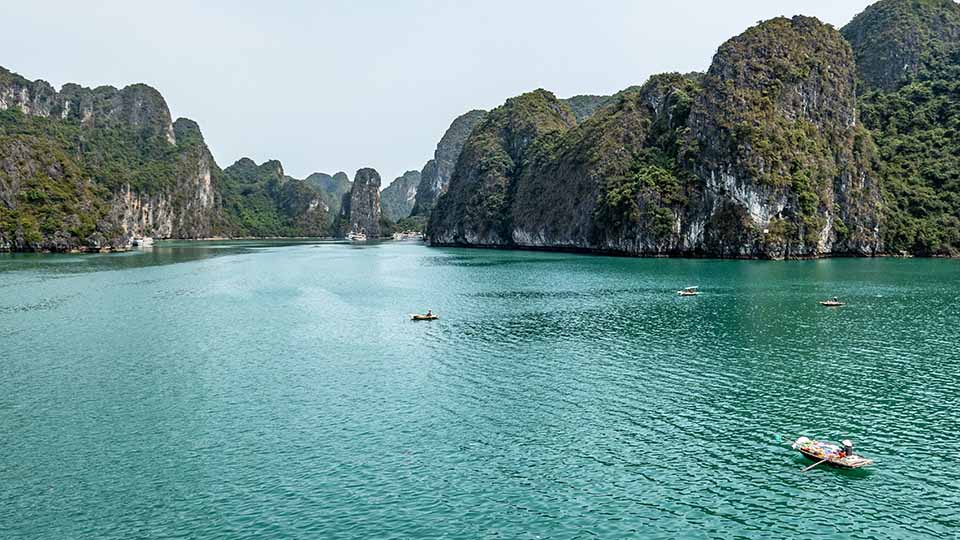 Vietnam_HaLongBay_960x540 The breathtaking Ha Long Bay is not to be missing when visiting Vietnam